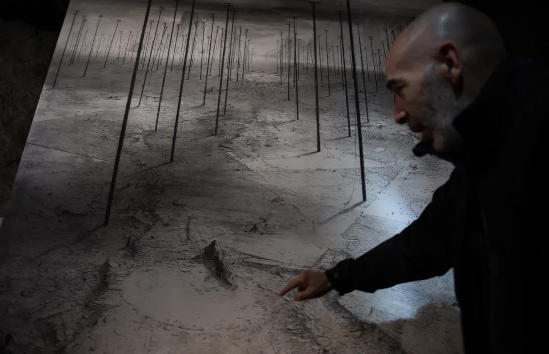 Els pals de telègrafs, símbol del pas del temps i un clàssic de la iconografia de l'artista.