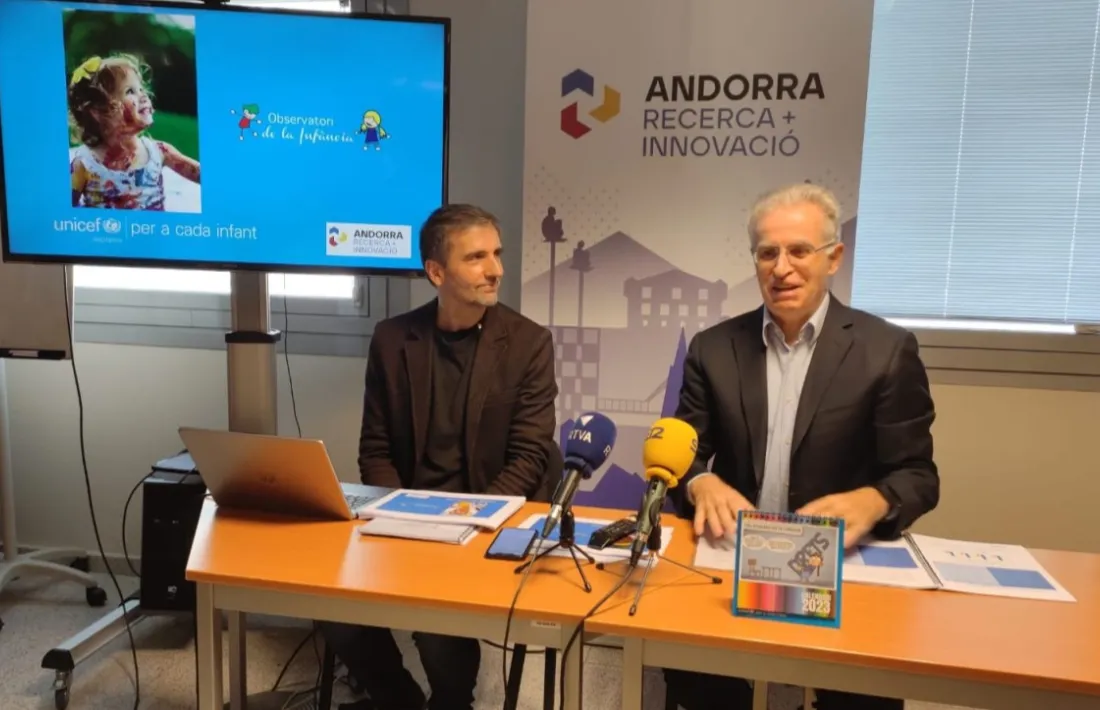 Joan Micó i Albert Mora han presentat aquest matí l'Observatori de la infancia.
