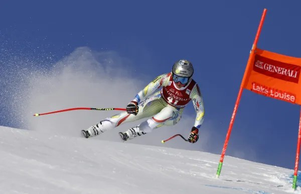 p._37_cande_moreno_2_dh_lake_louise_foto_christophe_pallot_agence_zoom_01