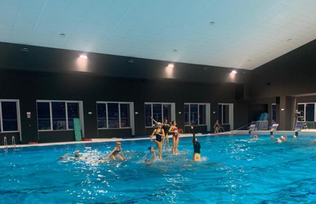 El Club Natació Kallípolis d’Anna Tarrés, d’estada al Serradells.