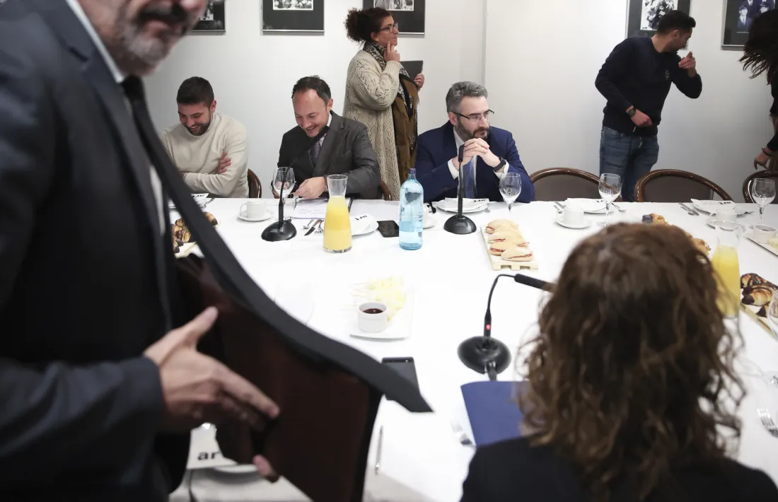 El cap de Govern, Xavier Espot i el titular de Finances, Eric Jover, durant la trobada d’ahir.