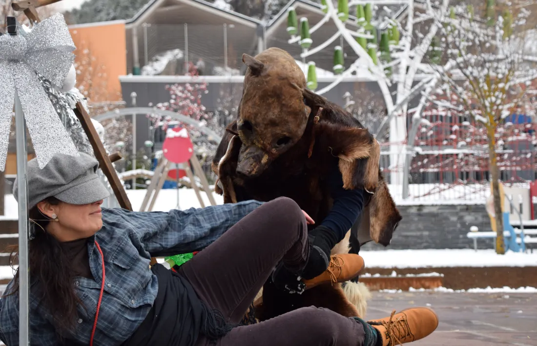 La màscara en una representació de l’’Última Ossa d’Ordino’.