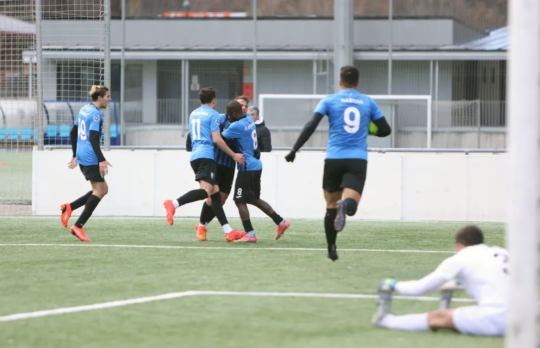 Roger Marcé va aconseguir el 2 a 1 de l’Inter Club Escaldes amb un bonic gol.