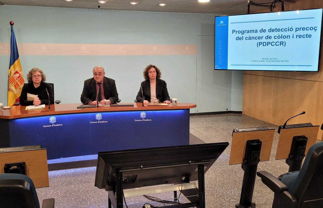 Rosa Vidal, Albert Font i Montserrat Puig en la roda de premsa d'aquest matí.