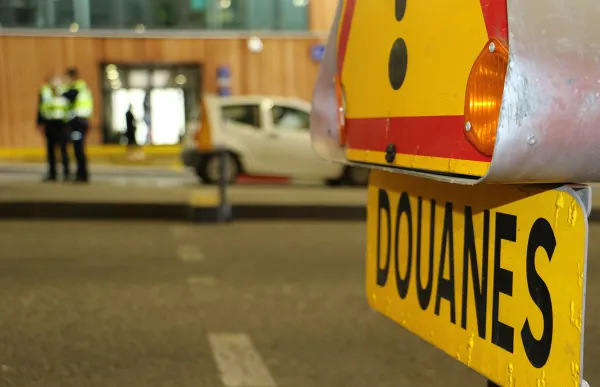 161966_160398_160037_fronteres