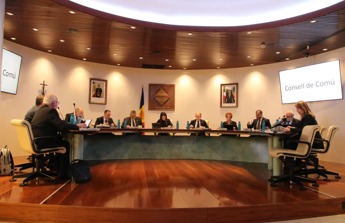 Els consellers durant la sessió de comú.