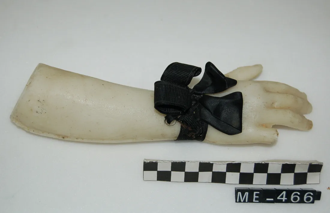 Exvot recuperat al santuari, l’endemà de l’incendi del 8 de setembre del 1972.