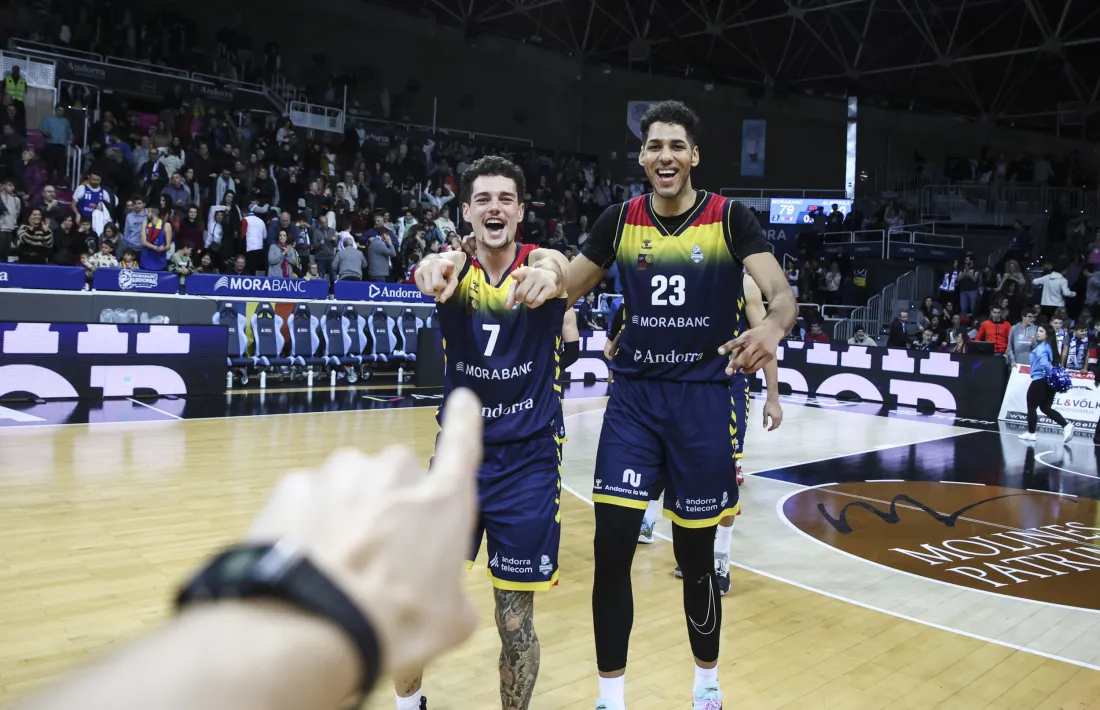 Juan Rubio i Felipe Dos Anjos celebren la novena victòria consecutiva en un triomf força treballat contra l'Alimerka Oviedo.