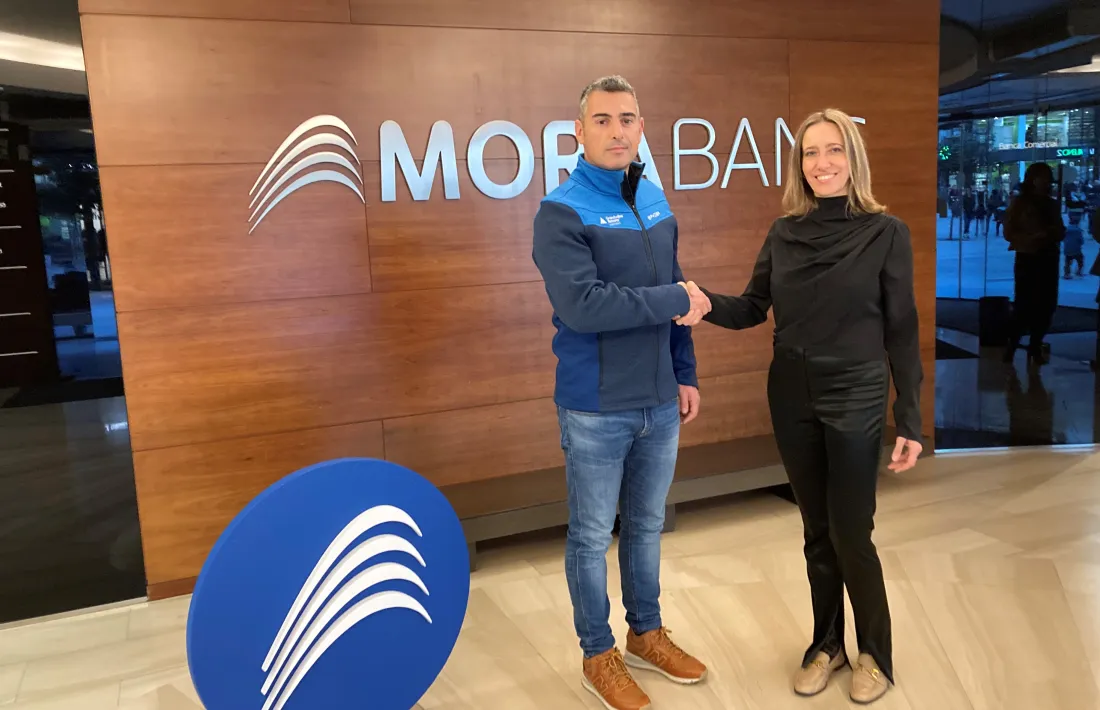 Un moment de la formalització de l’acord entre MoraBanc i Grandvalira Resorts.