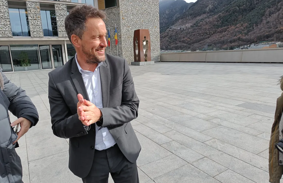 Pere López, aquest matí, a la plaça del Consell General.