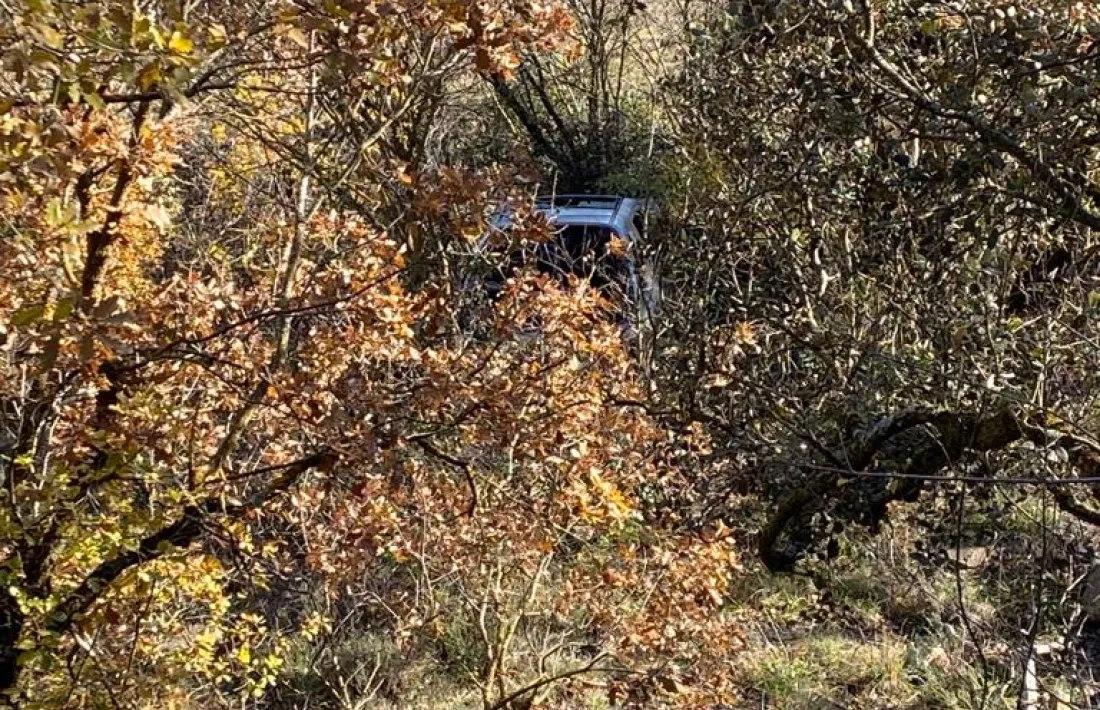 Està ubicat en un punt d’accés relativament fàcil i bastant visible. 