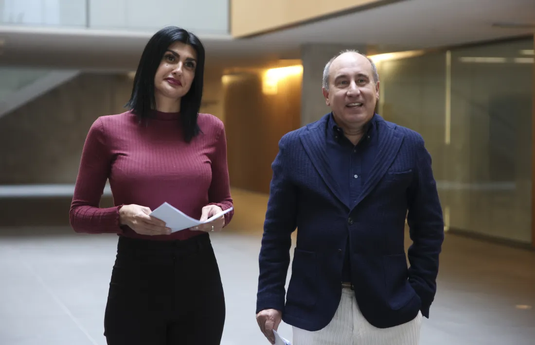 Carine Montaner amb el seu advocat, Alfons Clavera, avui.