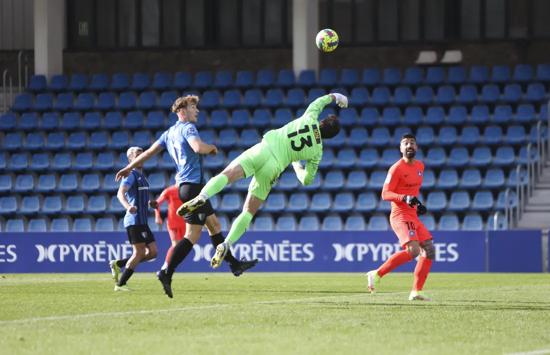 El porter andorrà Ion, de l’Inter Club d’Escaldes, aturant.