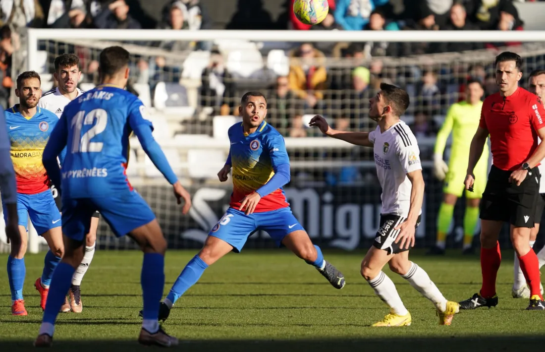 L’FC Andorra va perdre la pilota de vista durant 25 minuts i va veure com el Burgos li remuntava el 0 a 1 inicial.