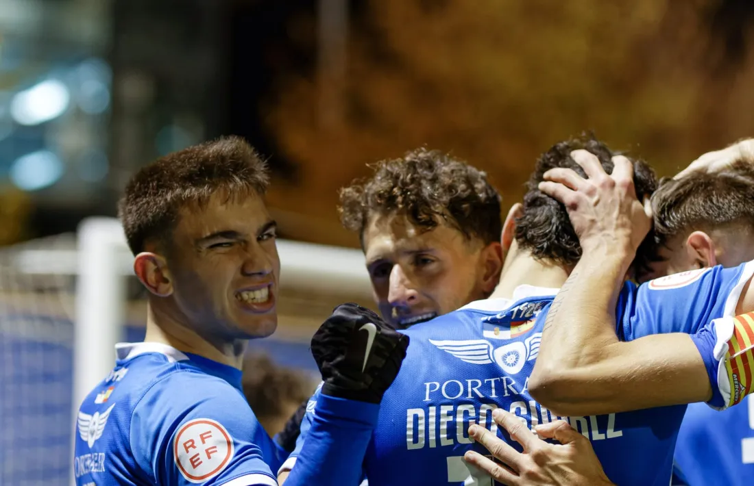 ‘Berto’ Rosas, el primer per l’esquerra, passarà de celebrar gols amb la samarreta de l’Utebo i en breu ho farà amb el Betis Deportivo.