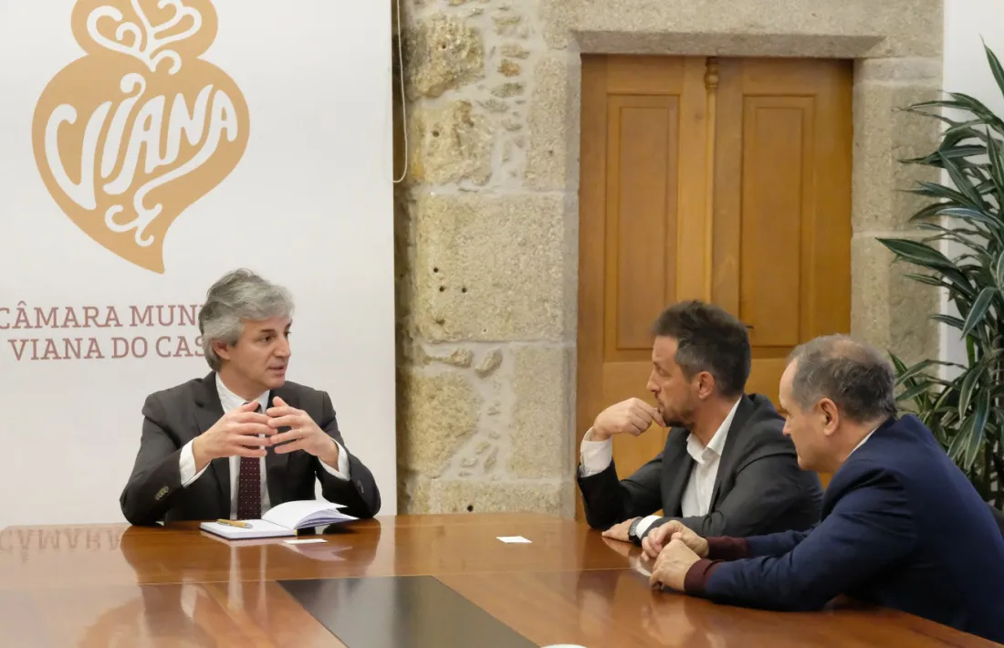 Un moment de la reunió entre Nobre, López i Pisco.