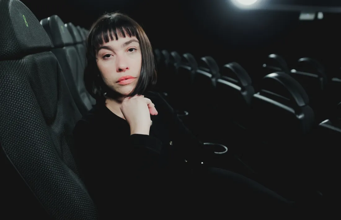 L'actriu Greta Fernández, Sara a 'El fred que crema'.