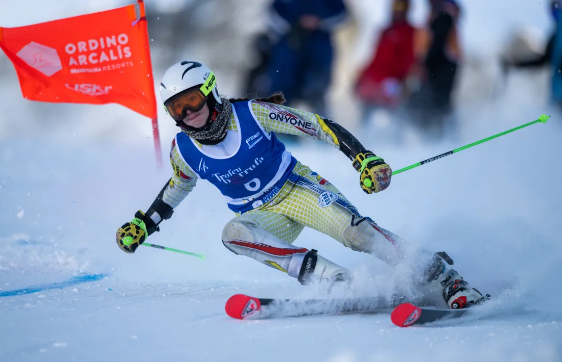  Júlia Rodríguez es va penjar la medalla de bronze a l’eslàlom gegant U16. 