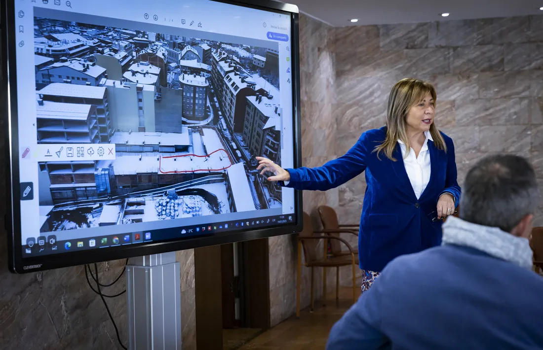 Marsol mostra la parcel·la que acollirà els pisos a preu assequible a la zona del Cedre.