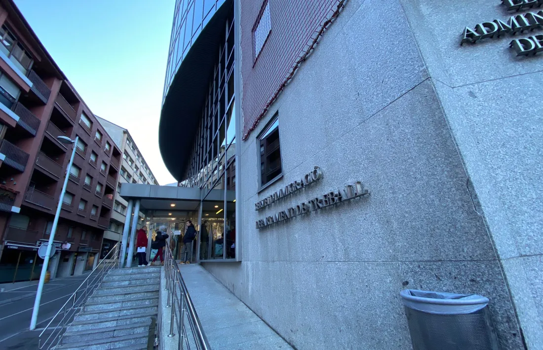 El departament d'Immigració.