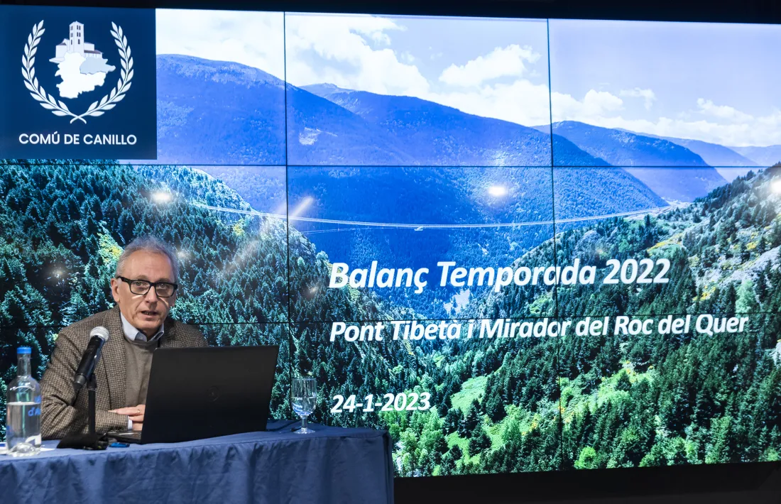 El cònsol, Francesc Camp, durant la presentació del balanç del pont.