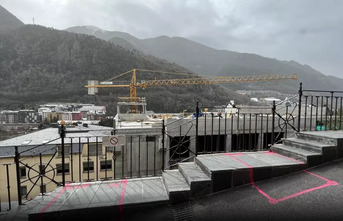 La connexió entre Roc dels Escolls i la coberta del casino.