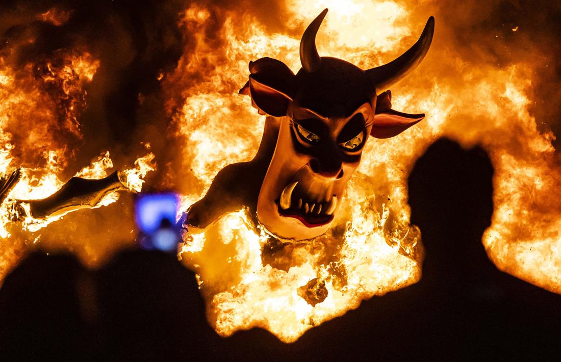 Un instant de la cremada de les falles valencianes a Andorra la Vella el 2019.