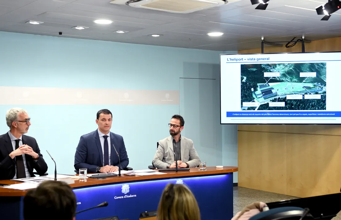 Èric Bartolomé, Jordi Gallardo i Josep Pujol han explicat avui el procés d’adjudicació de l’heliport nacional.