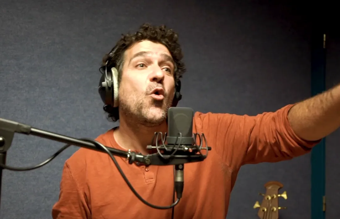 Lluís Cartes desfilarà el 13 de maig per l'Auditori amb 'Poetes'.