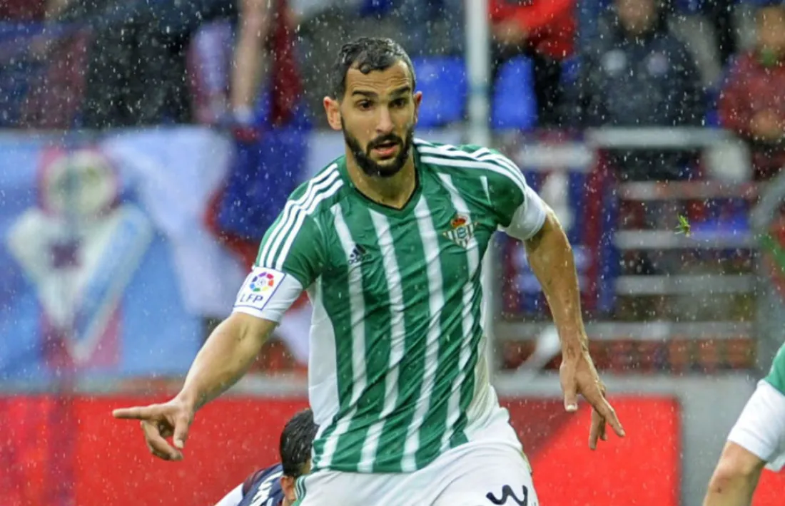 Martín Montoya, amb el Reial Betis.