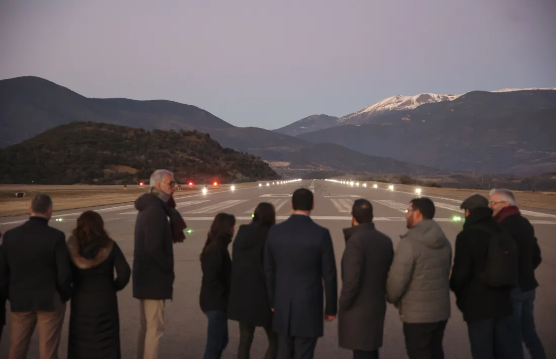 La primera prova (pública) del sistema d’il·luminació nocturna, avui en fer-se fosc. 