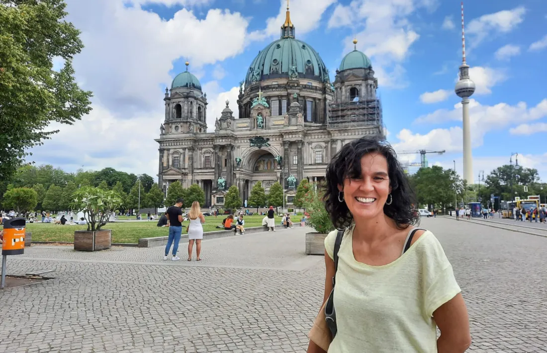 La novel·lista alturgellenca, en un viatge a Berlín el 2021.