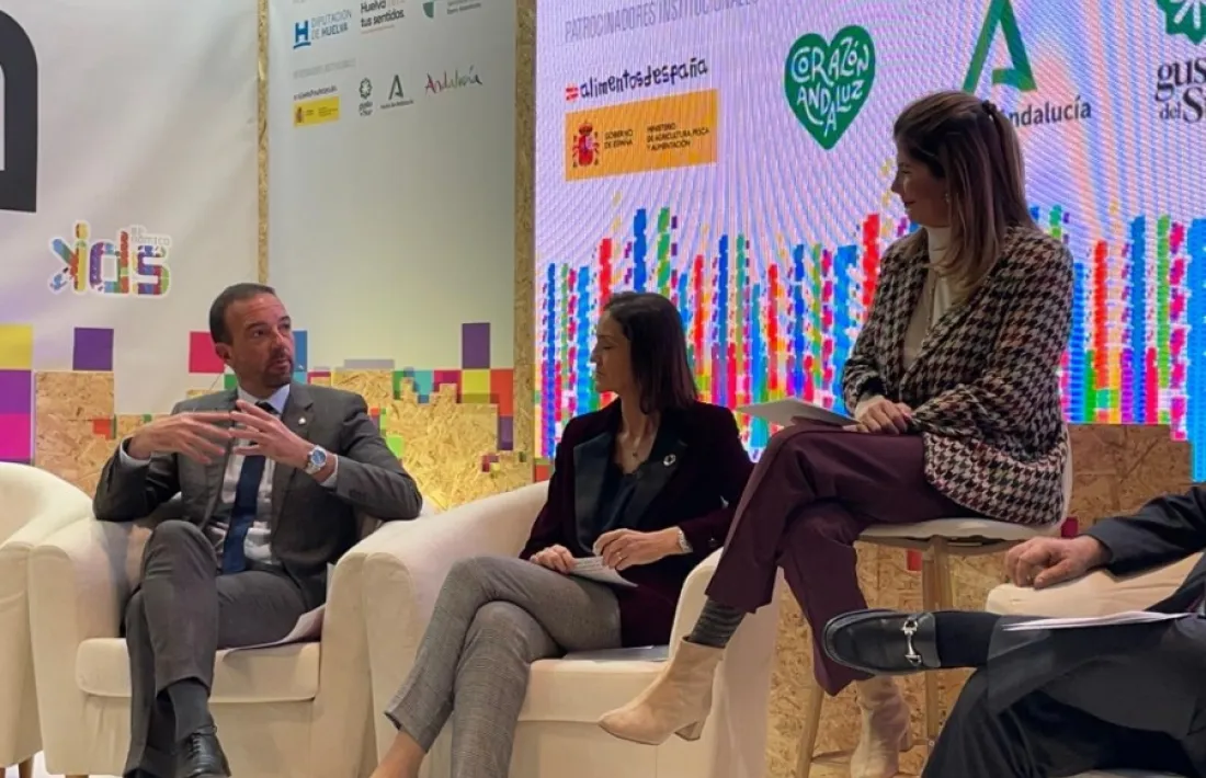 El ministre de Turisme i Telecomunicacions, Jordi Torres, en un dels actes de promoció dins el Fitur 2023.