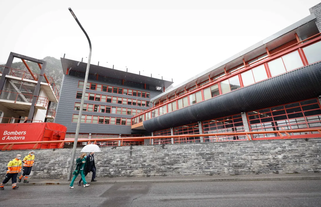 Vista de la caserna dels bombers de Santa Coloma.