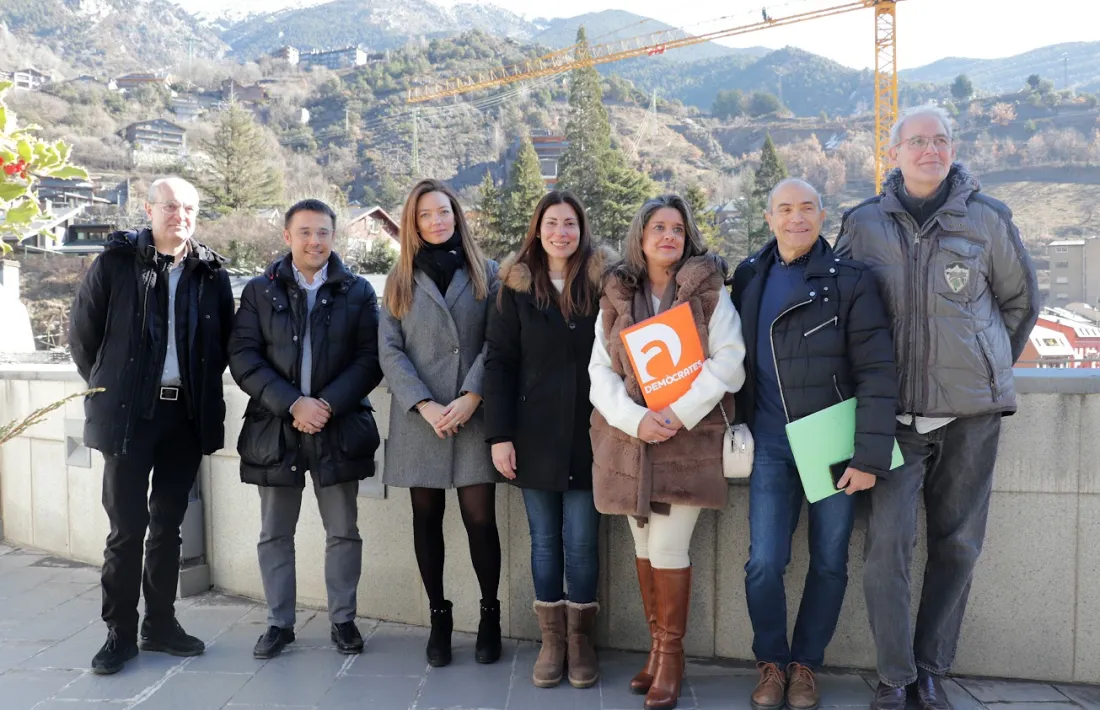 Helena Mas i Eva París lideren la territorial de Demòcrates i Liberals a Sant Julià de Lòria.