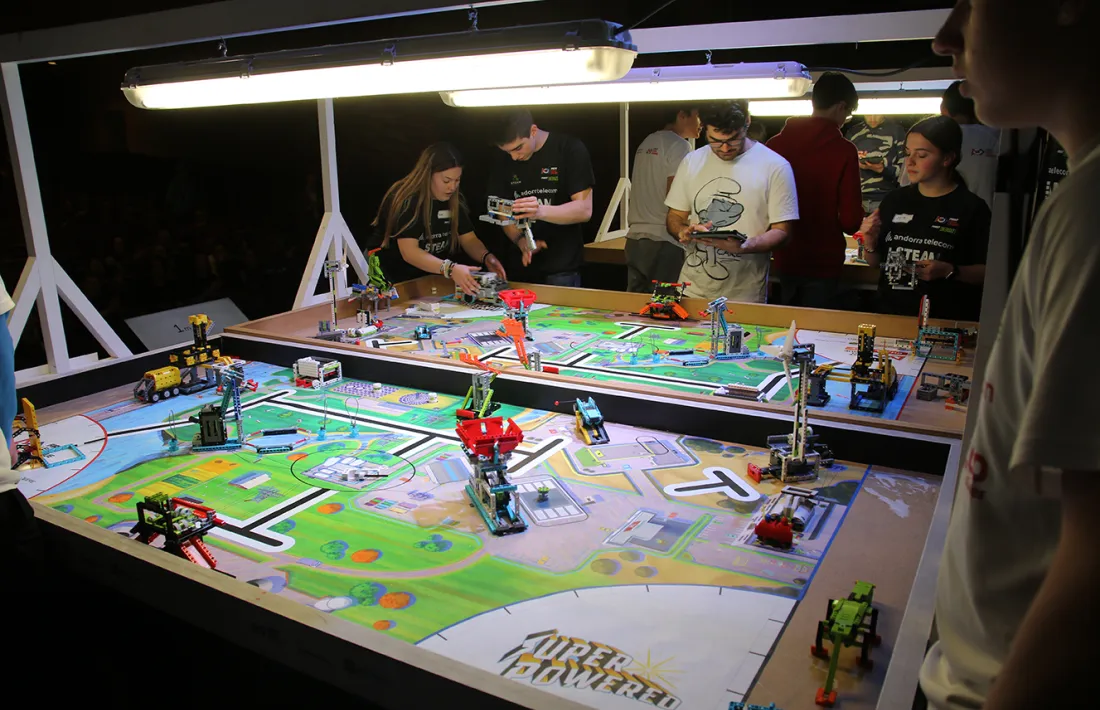 Els guanyadors de la competició de robòtica First Lego League organitzada per Andorra Telecom.