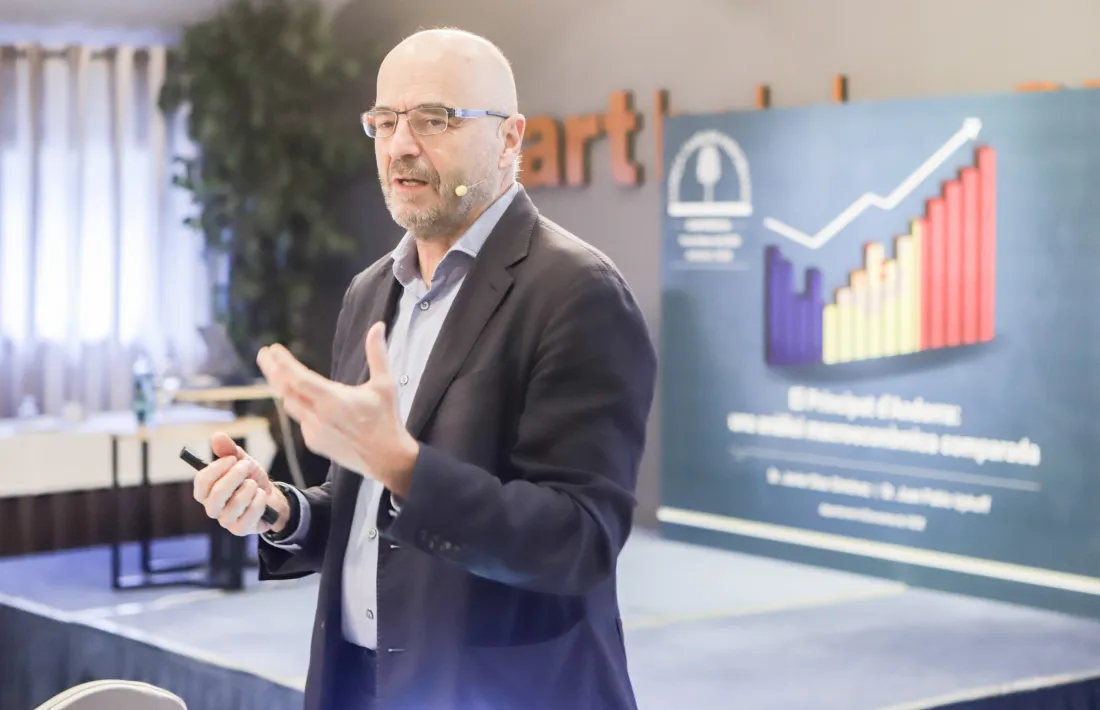 El professor d'Economia de l'IESE Javier Díaz Giménez ha presentat avui l'estudi.