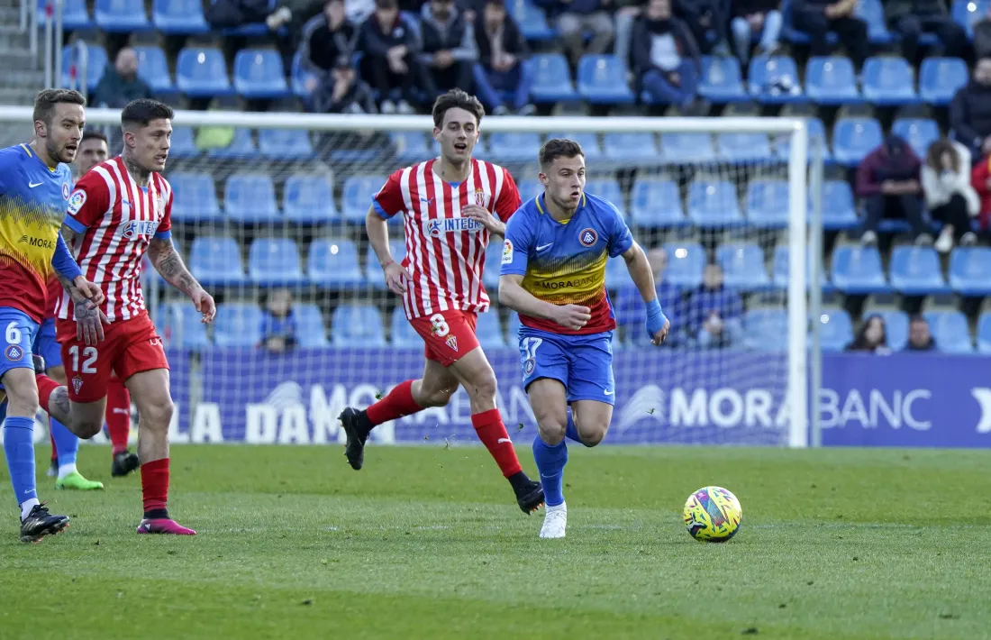 Germán Valera, extrem dret de Molina de Segura (Múrcia), va ser un autèntic corcoll diumenge per als defensors de l’Sporting.