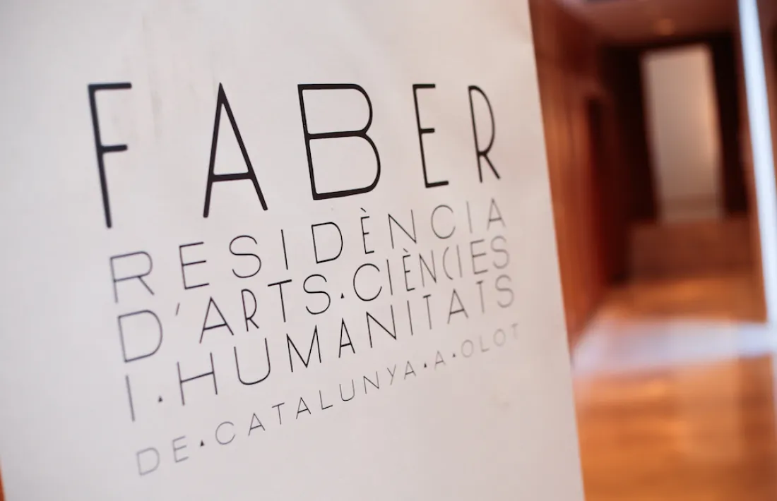 La residència Faber Llull es troba a Olot.