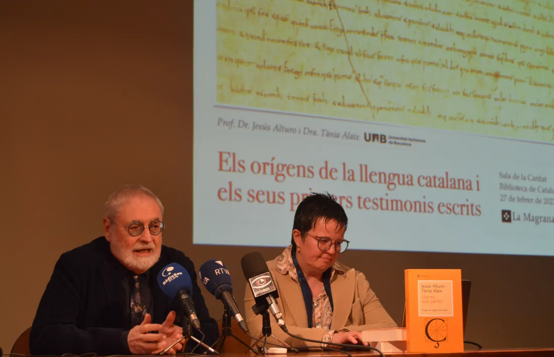 Els investigadors de la UAB Jesús Alturo i Tània Alaix van presentar a la Seu el llibre que recull la recerca. 