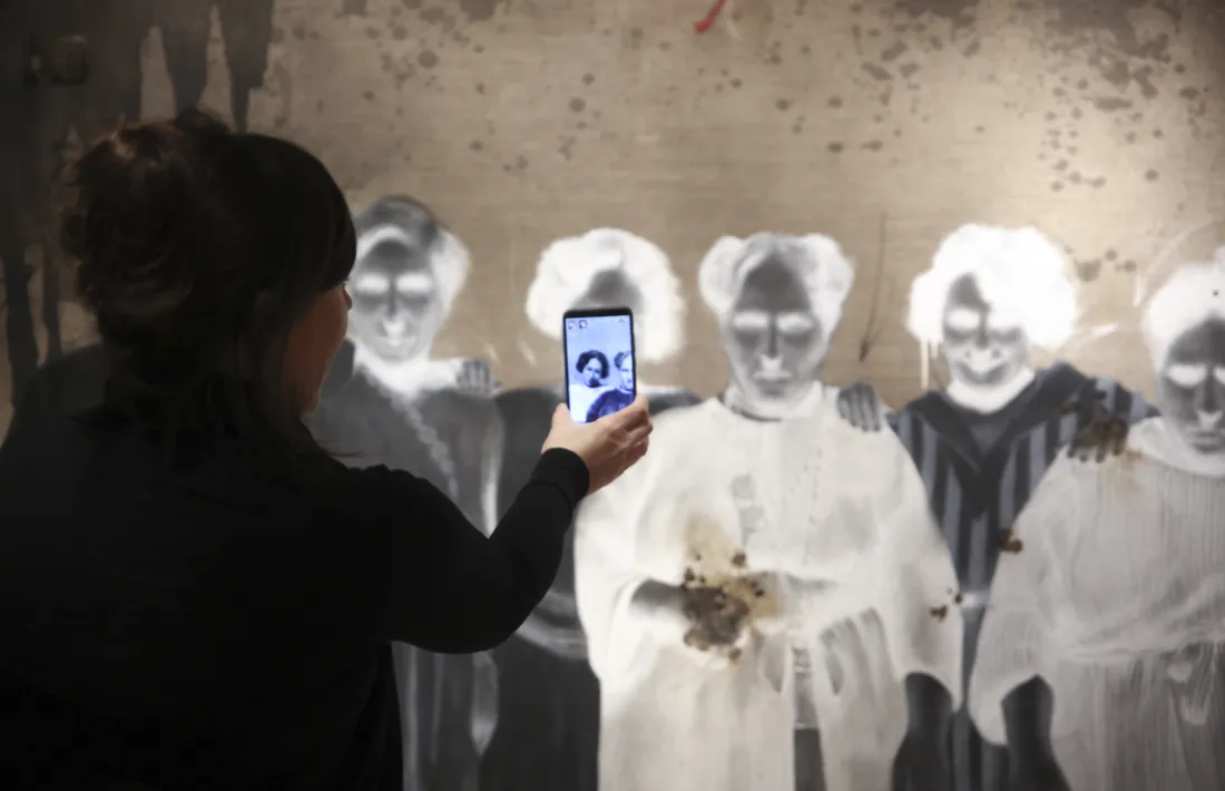 ‘Memòria oblidada’ va desfilar al 2013 per la Biennal de Venècia.