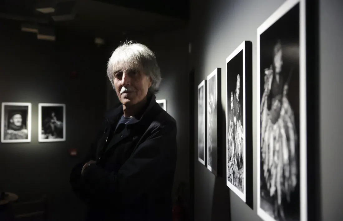 L’exposició, comissariada per Natàlia Montané, reuneix 145 fotos entre paisatge, abstracció, viatges i ‘hereus’.