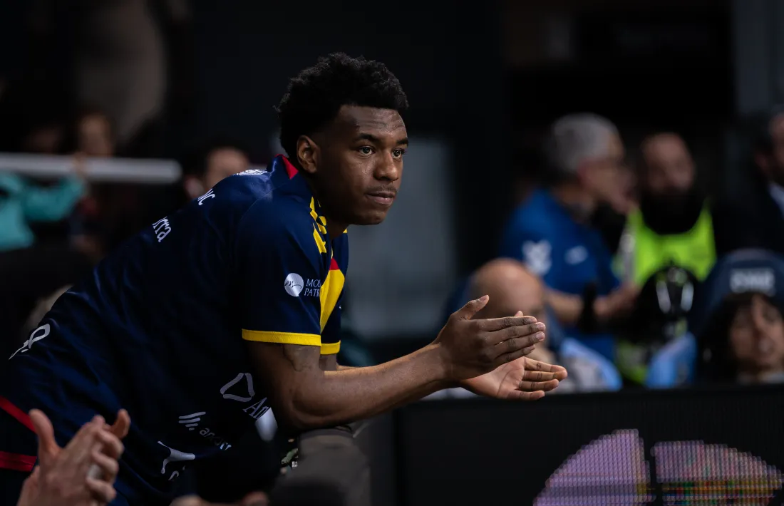 Micah Speight, baixa per lesió.