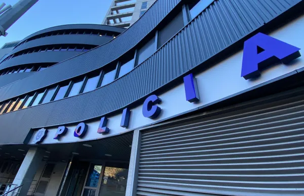 162976_162914_162810_poli