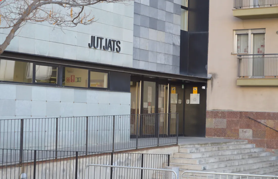 L’edifici dels jutjats de la Seu, on s’està duent a terme la fase d’instrucció pel cas. 