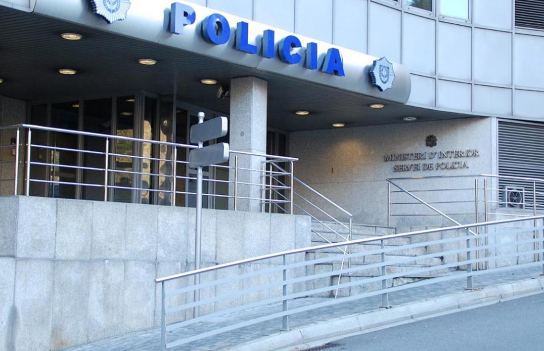 Vista del despatx central de la policia.