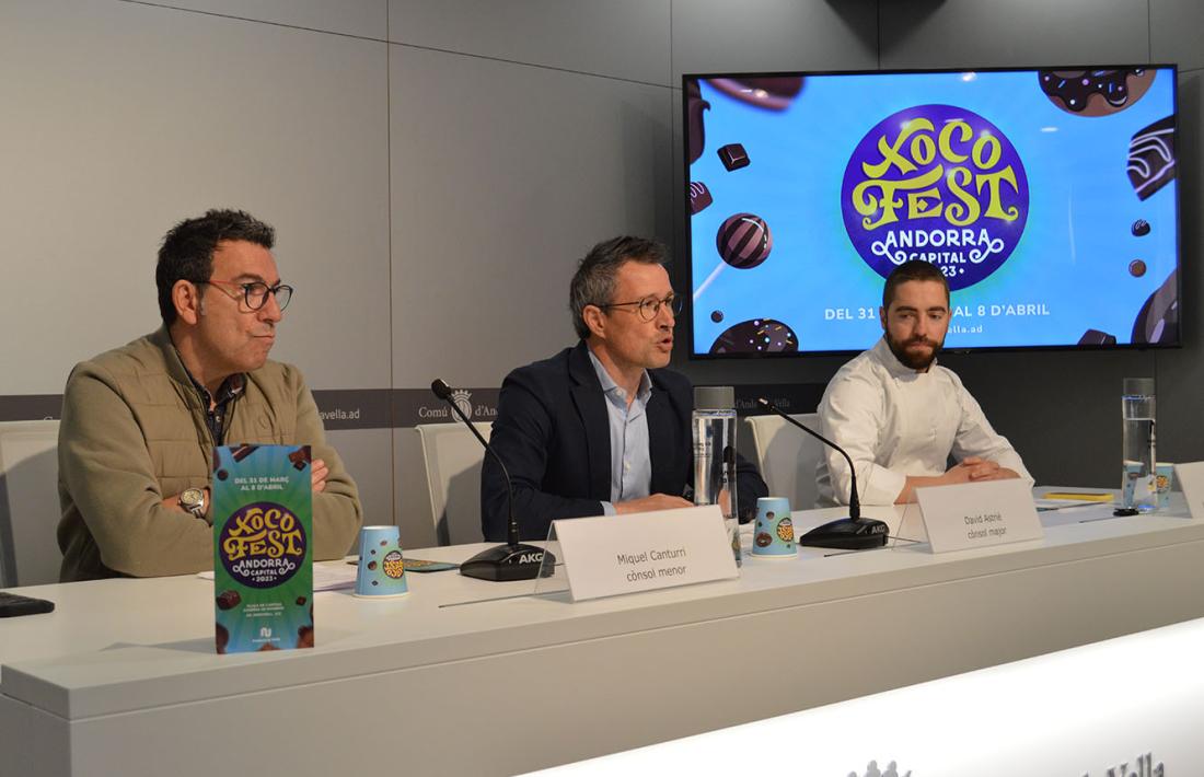 Els cònsols d'Andorra la Vella, David Astrié i Miquel Canturri, i el xef Adrián Ramírez.