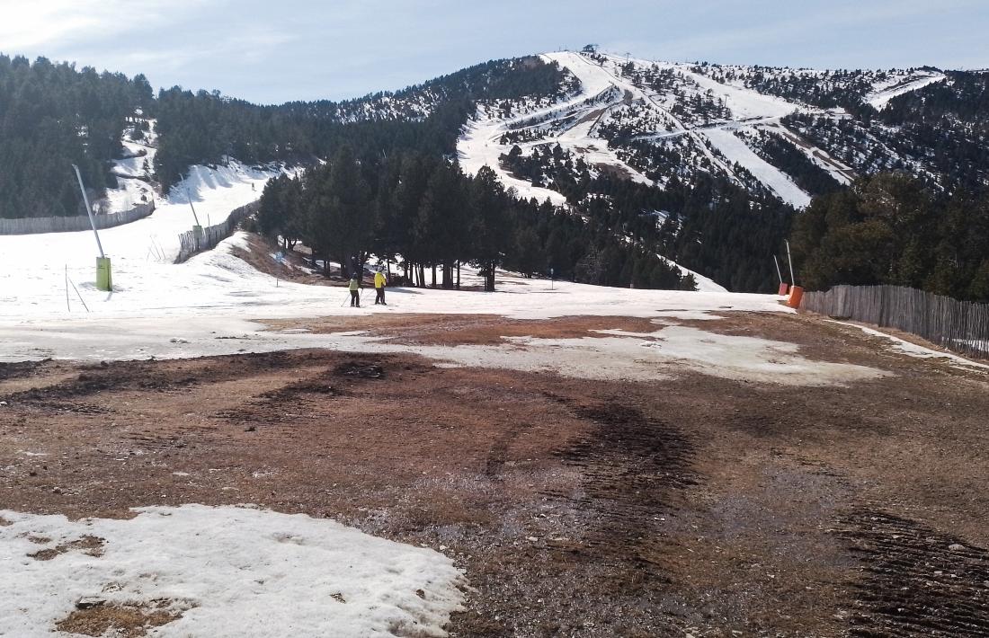 La neu ha pràcticament desaparegut en algunes zones de Pal.