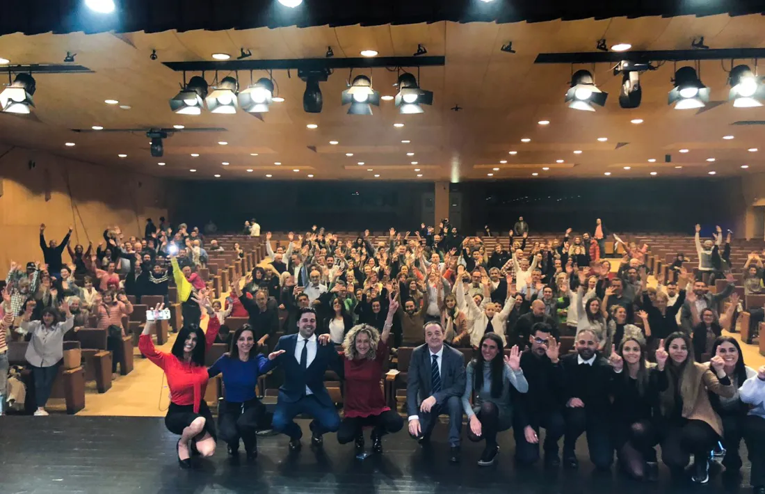 Candidats i públic, al Centre de Congressos. 
