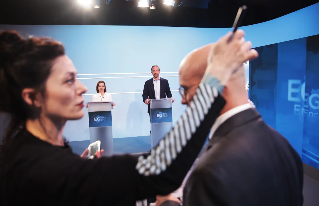 Marta Pujol i Jordi Torres just abans d’encetar el debat electoral.